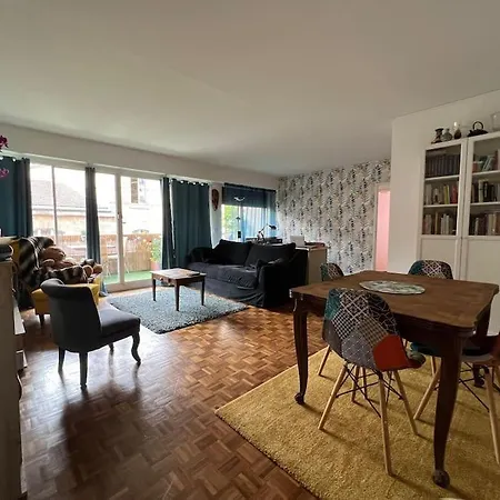 Grand Avec Balcon Et Parking Gratuit Sur Place Appartamento *