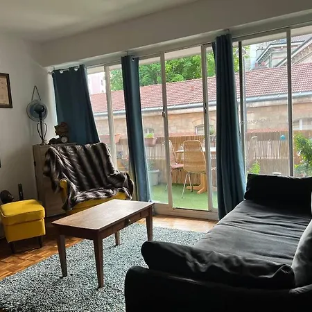 Appartamento Grand Avec Balcon Et Parking Gratuit Sur Place Parigi