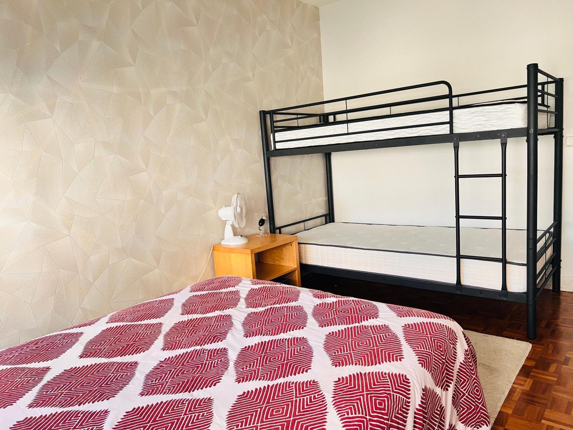 Grand Avec Balcon Et Parking Gratuit Sur Place Appartamento Parigi