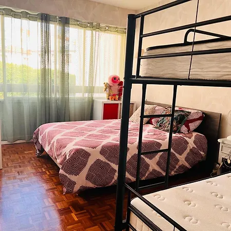 Apartment Grand Avec Balcon Et Parking Gratuit Sur Place *